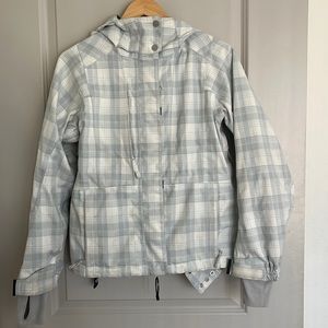 686 snowboard or ski jacket